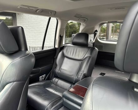 Черный Лексус ЛХ, объемом двигателя 5.7 л и пробегом 87 тыс. км за 20000 $, фото 10 на Automoto.ua