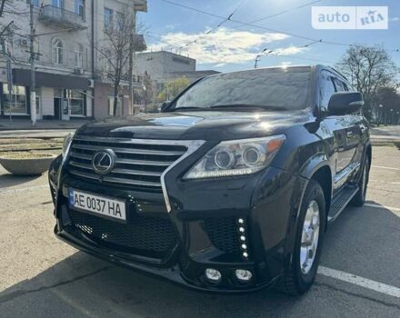 Черный Лексус ЛХ, объемом двигателя 5.66 л и пробегом 180 тыс. км за 50000 $, фото 3 на Automoto.ua