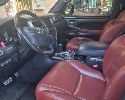 Лексус ЛХ 2015 у Одесі на Automoto.ua Чорний Лексус ЛХ, об'ємом двигуна 5.7 л та пробігом 190 тис. км за 40999 $, фото 6 на Automoto.ua