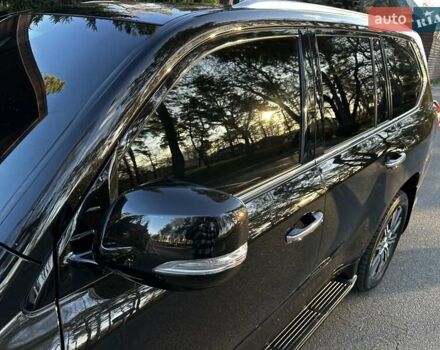 Черный Лексус ЛХ, объемом двигателя 5.66 л и пробегом 294 тыс. км за 59500 $, фото 25 на Automoto.ua