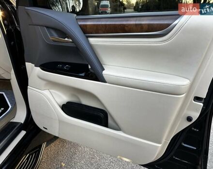 Черный Лексус ЛХ, объемом двигателя 5.66 л и пробегом 294 тыс. км за 59500 $, фото 55 на Automoto.ua