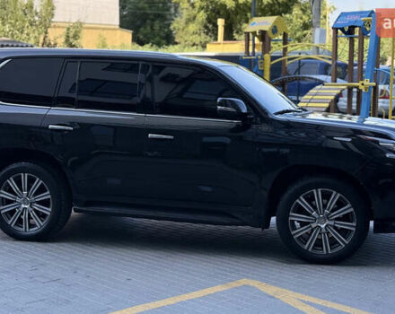 Черный Лексус ЛХ, объемом двигателя 5.66 л и пробегом 260 тыс. км за 55000 $, фото 8 на Automoto.ua