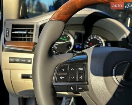 Черный Лексус ЛХ, объемом двигателя 5.66 л и пробегом 294 тыс. км за 59500 $, фото 35 на Automoto.ua