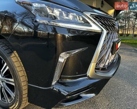 Черный Лексус ЛХ, объемом двигателя 5.66 л и пробегом 294 тыс. км за 59500 $, фото 16 на Automoto.ua