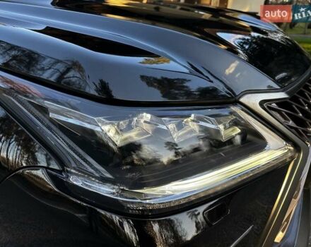 Черный Лексус ЛХ, объемом двигателя 5.66 л и пробегом 294 тыс. км за 59500 $, фото 3 на Automoto.ua