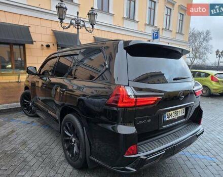 Черный Лексус ЛХ, объемом двигателя 4.46 л и пробегом 200 тыс. км за 53000 $, фото 7 на Automoto.ua