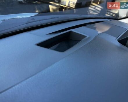 Черный Лексус ЛХ, объемом двигателя 5.66 л и пробегом 294 тыс. км за 59500 $, фото 27 на Automoto.ua