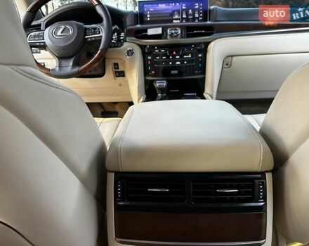 Черный Лексус ЛХ, объемом двигателя 5.66 л и пробегом 294 тыс. км за 59500 $, фото 43 на Automoto.ua