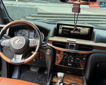 Черный Лексус ЛХ, объемом двигателя 5.66 л и пробегом 174 тыс. км за 57500 $, фото 12 на Automoto.ua