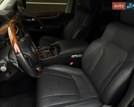 Черный Лексус ЛХ, объемом двигателя 5.66 л и пробегом 82 тыс. км за 58000 $, фото 13 на Automoto.ua