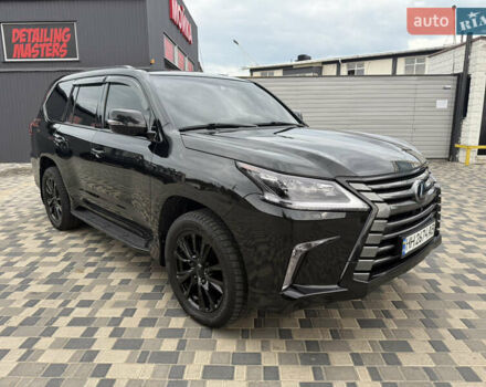 Черный Лексус ЛХ, объемом двигателя 4.46 л и пробегом 123 тыс. км за 65500 $, фото 2 на Automoto.ua
