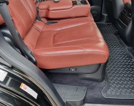 Черный Лексус ЛХ, объемом двигателя 5.66 л и пробегом 156 тыс. км за 67000 $, фото 3 на Automoto.ua