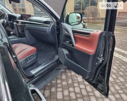 Черный Лексус ЛХ, объемом двигателя 5.66 л и пробегом 156 тыс. км за 67000 $, фото 9 на Automoto.ua
