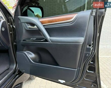 Чорний Лексус ЛХ, об'ємом двигуна 5.66 л та пробігом 142 тис. км за 60500 $, фото 63 на Automoto.ua
