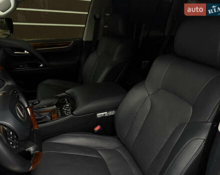 Черный Лексус ЛХ, объемом двигателя 5.66 л и пробегом 82 тыс. км за 58000 $, фото 14 на Automoto.ua