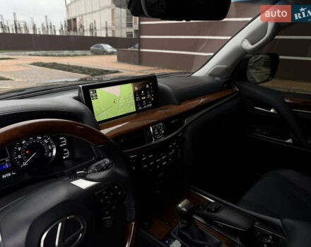 Черный Лексус ЛХ, объемом двигателя 5.66 л и пробегом 82 тыс. км за 58000 $, фото 11 на Automoto.ua