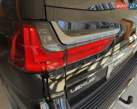 Черный Лексус ЛХ, объемом двигателя 5.7 л и пробегом 145 тыс. км за 65000 $, фото 21 на Automoto.ua