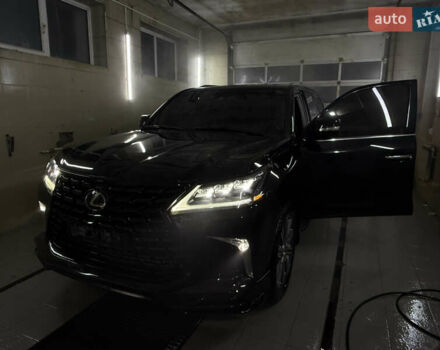 Черный Лексус ЛХ, объемом двигателя 5.66 л и пробегом 82 тыс. км за 58000 $, фото 18 на Automoto.ua
