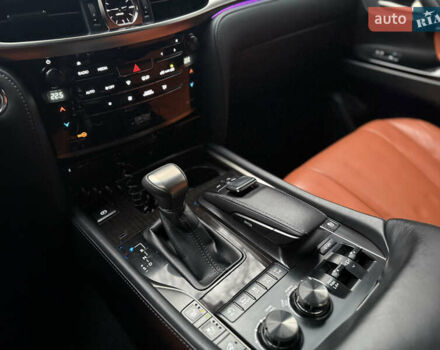 Чорний Лексус ЛХ, об'ємом двигуна 5.7 л та пробігом 161 тис. км за 67000 $, фото 29 на Automoto.ua