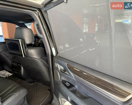 Черный Лексус ЛХ, объемом двигателя 5.7 л и пробегом 145 тыс. км за 65000 $, фото 14 на Automoto.ua