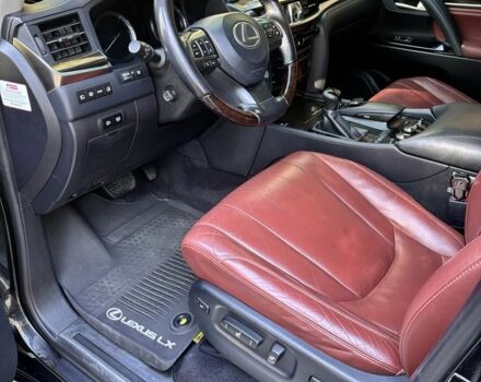 Чорний Лексус ЛХ, об'ємом двигуна 0 л та пробігом 157 тис. км за 63000 $, фото 2 на Automoto.ua
