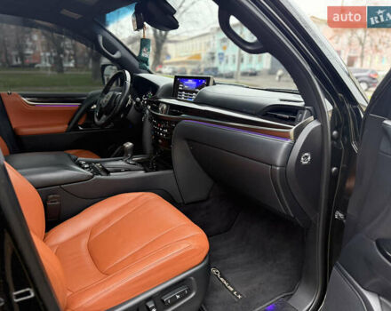 Чорний Лексус ЛХ, об'ємом двигуна 5.7 л та пробігом 161 тис. км за 67000 $, фото 39 на Automoto.ua