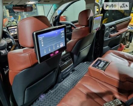 Черный Лексус ЛХ, объемом двигателя 5.66 л и пробегом 156 тыс. км за 67000 $, фото 49 на Automoto.ua
