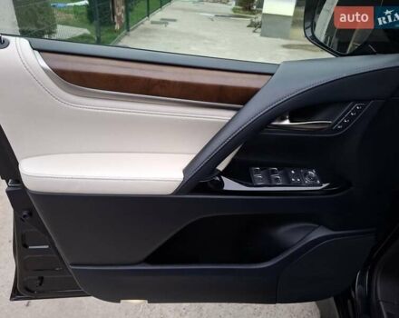 Черный Лексус ЛХ, объемом двигателя 4.46 л и пробегом 187 тыс. км за 65000 $, фото 5 на Automoto.ua