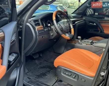 Черный Лексус ЛХ, объемом двигателя 5.66 л и пробегом 174 тыс. км за 57500 $, фото 6 на Automoto.ua