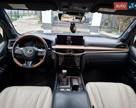 Черный Лексус ЛХ, объемом двигателя 4.46 л и пробегом 187 тыс. км за 65000 $, фото 16 на Automoto.ua