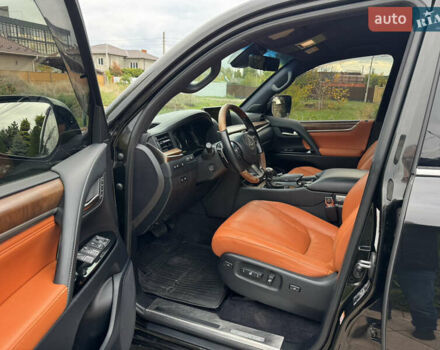 Чорний Лексус ЛХ, об'ємом двигуна 4.46 л та пробігом 195 тис. км за 59500 $, фото 7 на Automoto.ua