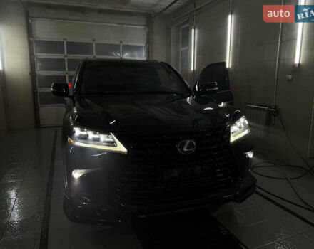 Черный Лексус ЛХ, объемом двигателя 5.66 л и пробегом 82 тыс. км за 58000 $, фото 2 на Automoto.ua