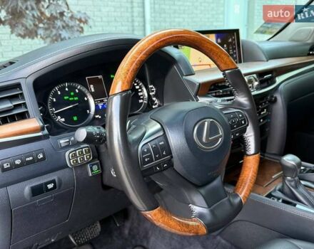 Чорний Лексус ЛХ, об'ємом двигуна 5.66 л та пробігом 142 тис. км за 60500 $, фото 43 на Automoto.ua