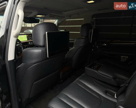 Черный Лексус ЛХ, объемом двигателя 5.66 л и пробегом 82 тыс. км за 58000 $, фото 7 на Automoto.ua