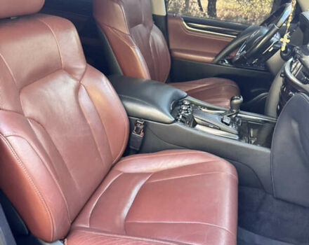 Черный Лексус ЛХ, объемом двигателя 4.5 л и пробегом 175 тыс. км за 59000 $, фото 7 на Automoto.ua