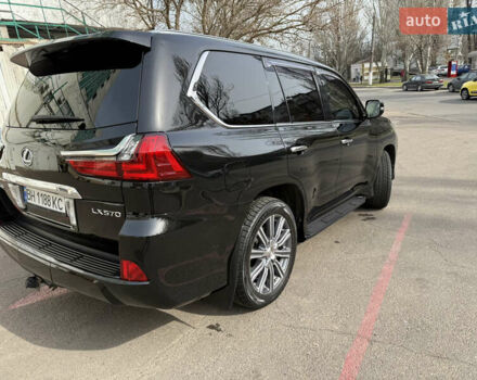 Черный Лексус ЛХ, объемом двигателя 5.66 л и пробегом 225 тыс. км за 58888 $, фото 2 на Automoto.ua