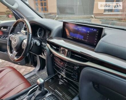 Черный Лексус ЛХ, объемом двигателя 5.66 л и пробегом 156 тыс. км за 67000 $, фото 5 на Automoto.ua