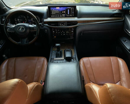 Черный Лексус ЛХ, объемом двигателя 4.46 л и пробегом 170 тыс. км за 61500 $, фото 15 на Automoto.ua