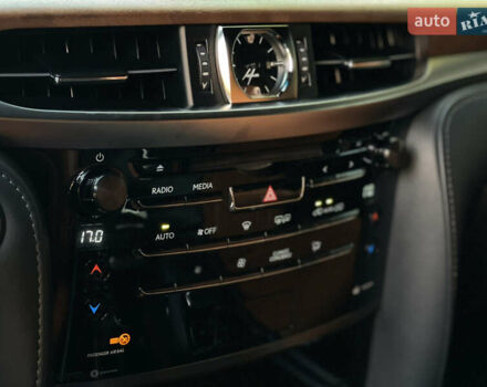 Черный Лексус ЛХ, объемом двигателя 4.46 л и пробегом 170 тыс. км за 61500 $, фото 23 на Automoto.ua