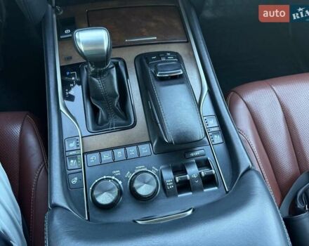 Чорний Лексус ЛХ, об'ємом двигуна 5.66 л та пробігом 260 тис. км за 56500 $, фото 27 на Automoto.ua