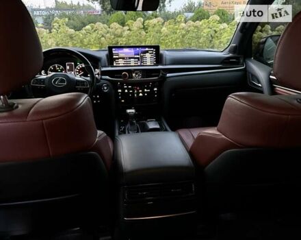 Черный Лексус ЛХ, объемом двигателя 4.46 л и пробегом 172 тыс. км за 61990 $, фото 17 на Automoto.ua