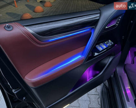 Черный Лексус ЛХ, объемом двигателя 4.46 л и пробегом 170 тыс. км за 65000 $, фото 60 на Automoto.ua