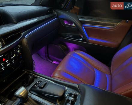 Черный Лексус ЛХ, объемом двигателя 4.46 л и пробегом 170 тыс. км за 65000 $, фото 63 на Automoto.ua