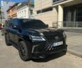 Черный Лексус ЛХ, объемом двигателя 4.46 л и пробегом 180 тыс. км за 70000 $, фото 1 на Automoto.ua
