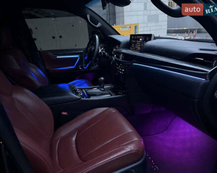 Черный Лексус ЛХ, объемом двигателя 4.46 л и пробегом 170 тыс. км за 65000 $, фото 47 на Automoto.ua