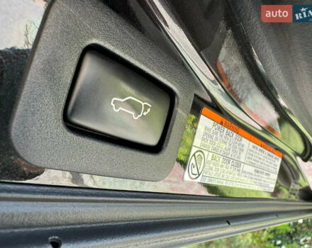 Черный Лексус ЛХ, объемом двигателя 4.46 л и пробегом 157 тыс. км за 65500 $, фото 19 на Automoto.ua