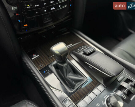 Черный Лексус ЛХ, объемом двигателя 4.5 л и пробегом 145 тыс. км за 62500 $, фото 20 на Automoto.ua