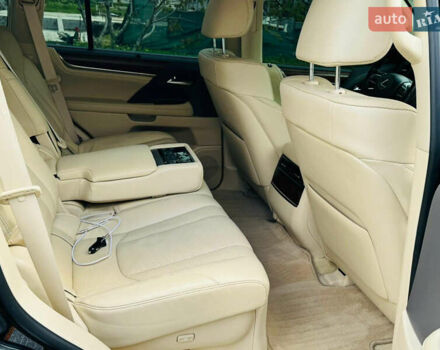 Черный Лексус ЛХ, объемом двигателя 4.46 л и пробегом 157 тыс. км за 65500 $, фото 18 на Automoto.ua
