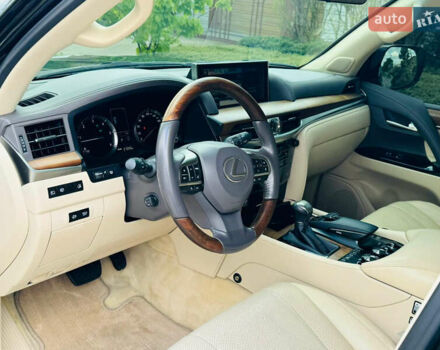 Черный Лексус ЛХ, объемом двигателя 4.46 л и пробегом 157 тыс. км за 65500 $, фото 9 на Automoto.ua