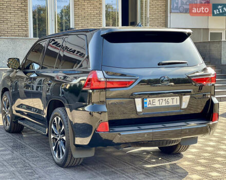 Чорний Лексус ЛХ, об'ємом двигуна 4.46 л та пробігом 170 тис. км за 63500 $, фото 7 на Automoto.ua